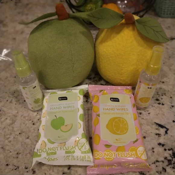 Frankford Lemon & Lime Main Squeeze Plush & Hand Sanitizer Set - Picture 4 of 8